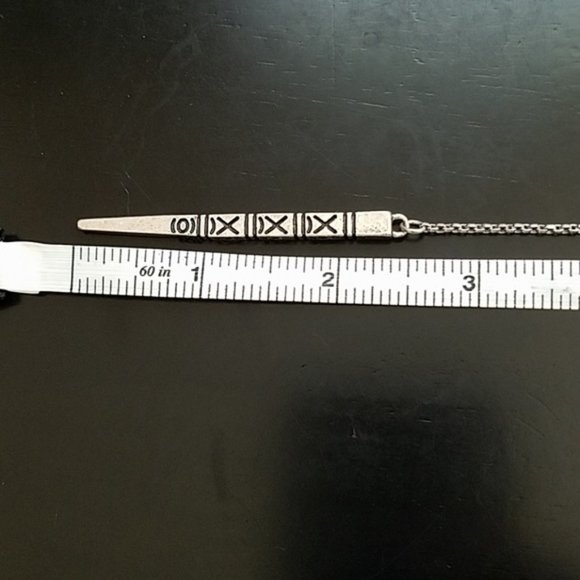 Green Crystal & Silver Necklace - Picture 6 of 7